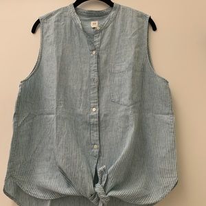 GAP striped sleeveless button down shirt